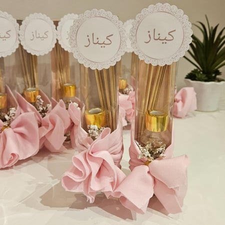 درزن فواحات مغلف مع الثيم(كتابه الاسم بالملاحظه)