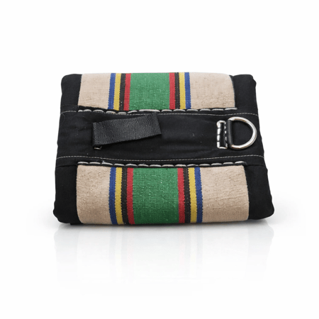 قبضة يد لحمل الصقور والطيور الجارحة