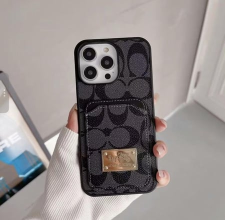 غلاف جوال أيفون 17 كوتش