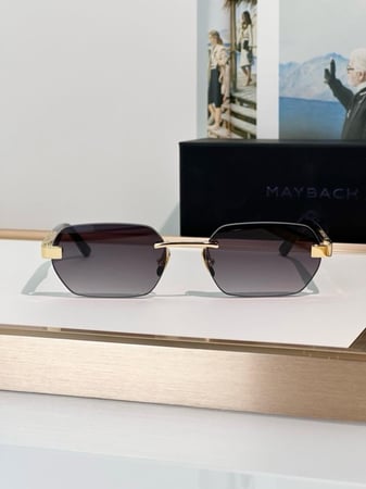 نظارة شمسية ( مايباخ )