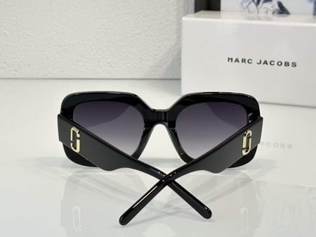 نظارة مارك جاكوب