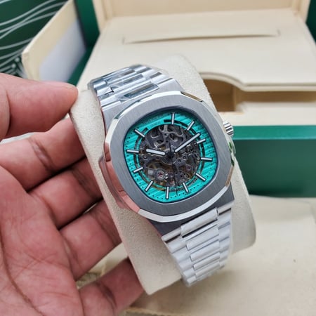 ساعة باتك فيليب نيوتلس