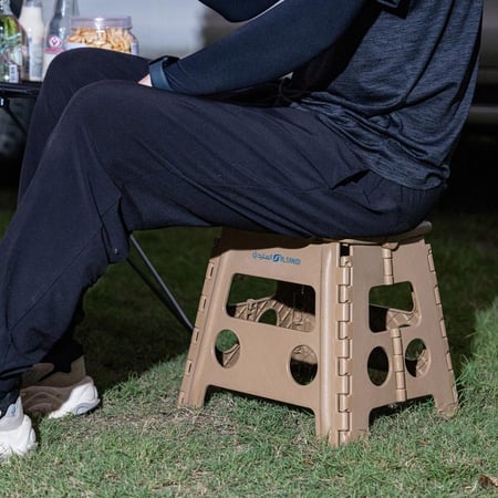 كرسي وسلم بلاستيك يتحمل 150 كجم- سهل الحمل والتخزين، يمنع الانزلاق، يتحمل وزن عالي،ضمان سنتان