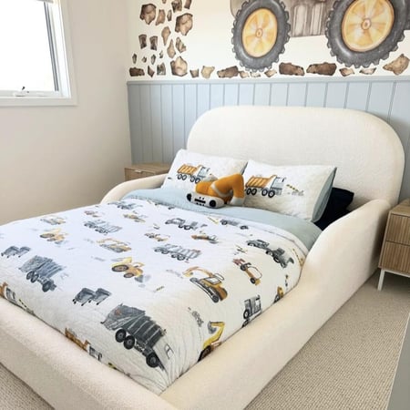 سرير اطفال نداف بمقاسات مختلفة والوان متعددة