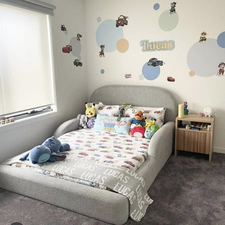 سرير اطفال نداف بمقاسات مختلفة والوان متعددة