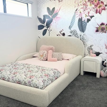 سرير اطفال نداف بمقاسات مختلفة والوان متعددة