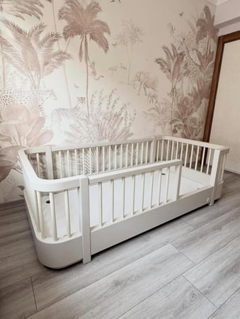 استمتع بنوم فندقي راقي مع اسرة النمارق النمارق