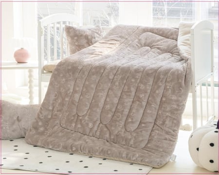 لحاف اطفال مخمل 4 قطع