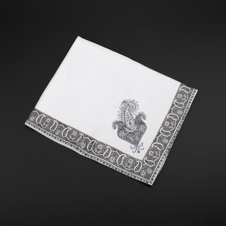 شال مطرز شتوي فاخر - GENEVOIS