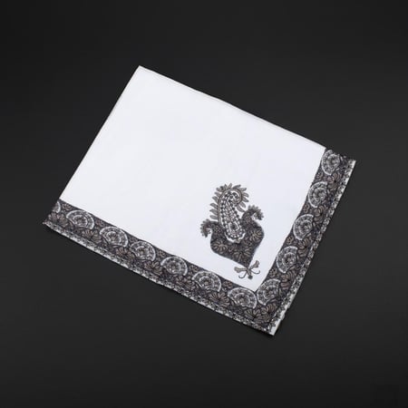 شال مطرز شتوي فاخر - GENEVOIS