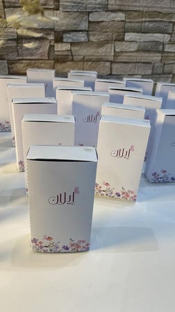 فواحة مع فازة و ورد