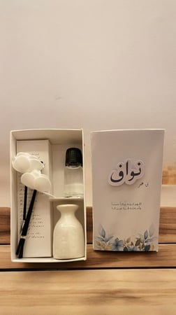 فواحة مع فازة و ورد