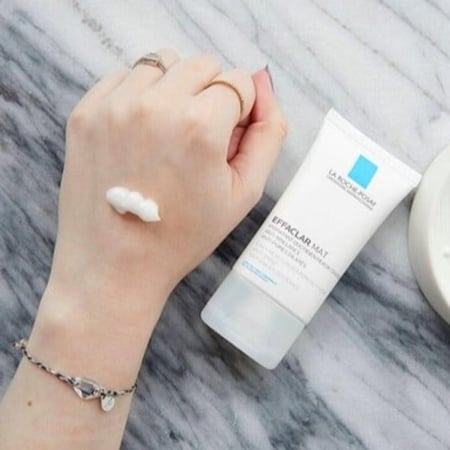 لاروش بوزيه | مرطب إزالة اللمعان للبشرة الدهنية 40 مل