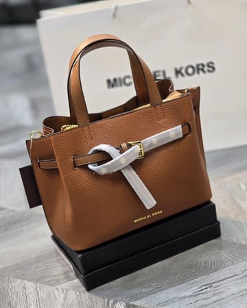 مايكل كورس - ايميليا ماستر