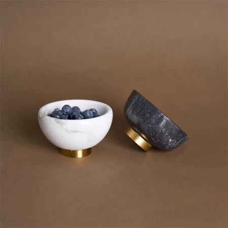 وعاء رخام اسود