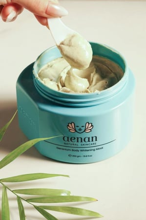 ماسك الجيرانيوم الطبيعي لتفتيح الجسم وتوحيد لون البشرة بترطيب عميق