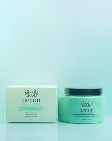 كريم الجيرانيوم بتركيبة طبيعية يغذي البشرة ويمنحها إشراقة وملمس ناعم