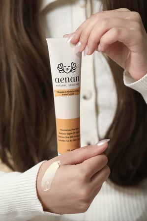 كريم  فيتامين سي لترطيب الوجه