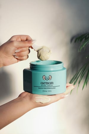 ماسك الجيرانيوم الطبيعي لتفتيح الجسم وتوحيد لون البشرة بترطيب عميق