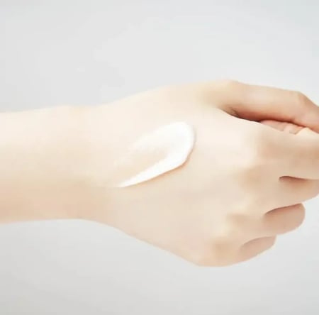 كريم تفتيح البشرة وعلاج التصبغات