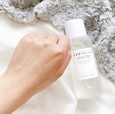 تونر تفتيح البشرة بخلاصة سنتيلا مدغشقر | SKIN1004 Madagascar Centella Tone Brightening Boosting Toner