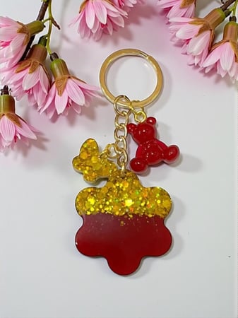 ميداليات ريزن بالاسم ( اشكال متنوعه)