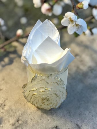 علبة مناديل الورد ( لجميع المناسبات )