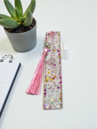 فاصل كتاب ريزن شفاف