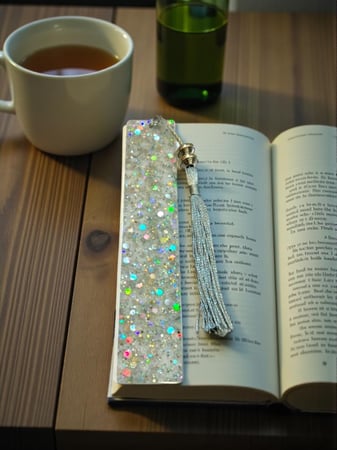 فاصل كتاب ريزن شفاف