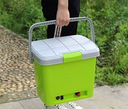 مضخة و طقم عدة غسيل السيارة تعمل على الولاعة 12 فولت .