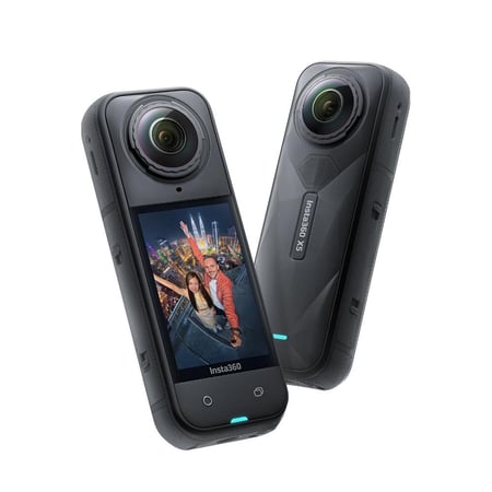 كاميرا Insta360 X5 باقة الأساسيات للتصوير المحيطي (Essentials Bundle)