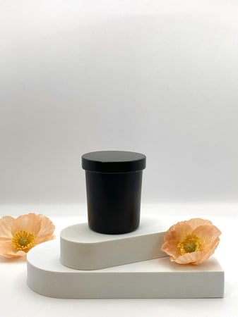 علب زجاجية صغيرة لتعبئة الشموع او الفواحات