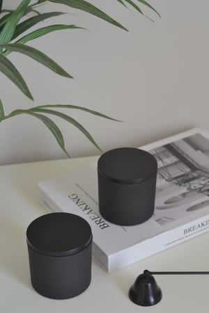 علب زجاجية صغيرة لتعبئة الشموع او الفواحات