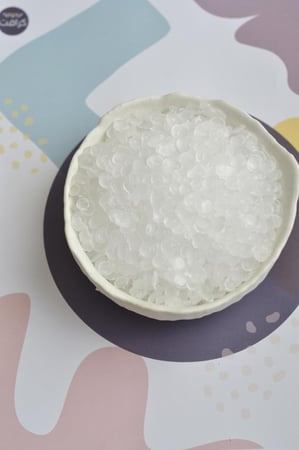 شمع برافين حبيبات لصناعة الشموع 1 كيلو مناسب لصناعة الشموع المنزلية او التجارية