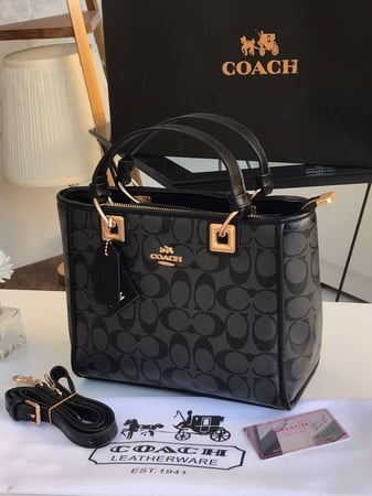 شنط ماركة كوتش