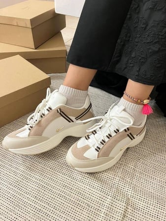 شوزات ماركة جاكيموس