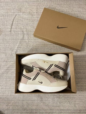 شوزات ماركة جاكيموس