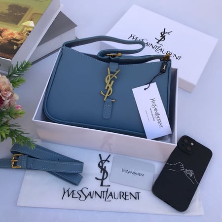 ايف سان لوران - جلد مات - مع الباكجنق