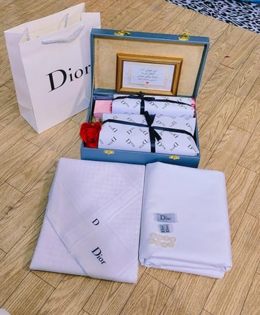 طقم ماركة ديور