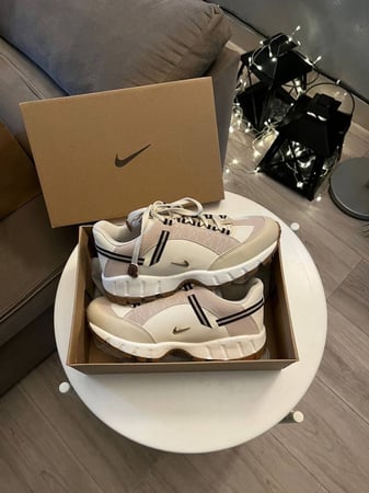 شوزات ماركة جاكيموس