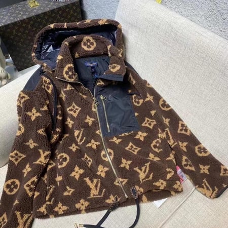 لويس فيتون بلوزه