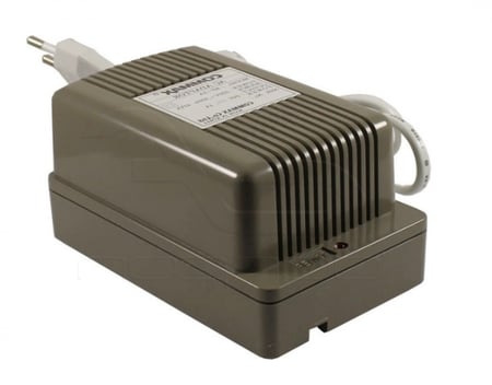 محول كهربائي كوماكس 24 فولت ، 2 أمبير (RF-2A)