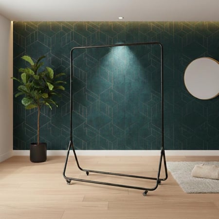 استاند تعليق ملابس انيق لون اسود