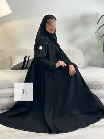 عباية الكلوش كتان سادة كم ضيق - اسود