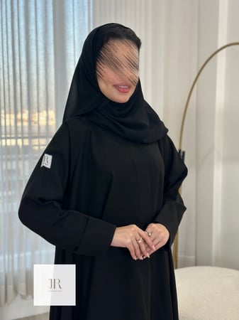 عباية الكلوش كتان سادة كم ضيق - اسود