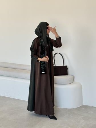 الوسم اخضر بني