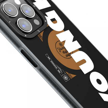 = كفر حماية يونغ كيت بينفين ملون ماج سيف ايفون 15 برو ماكس - اسود