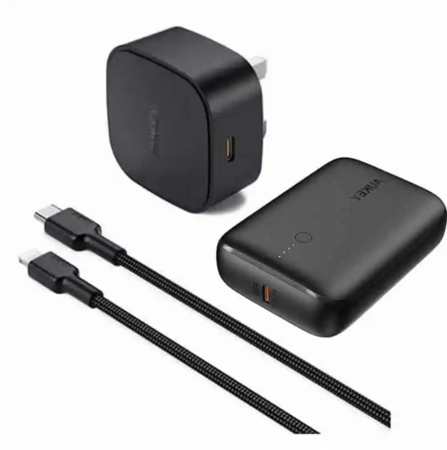 -- اوكي - باندل بطارية متنقلة بسعه 10,000 ملي امبير + فيش جداري بقوة 20 واط + كيبل بي دي ايفون بطول 1.2 متر