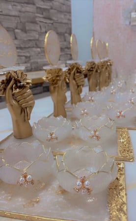 6 حبات استاند الكف مع الفناجين والكاسات