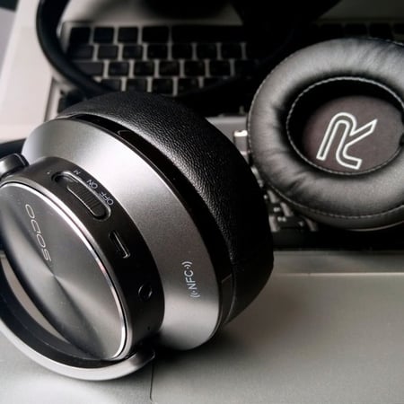 سماعات رأس بلوتوث ومكبر صوت تدعم NFC من سودو 2 في 1 أسود MH5